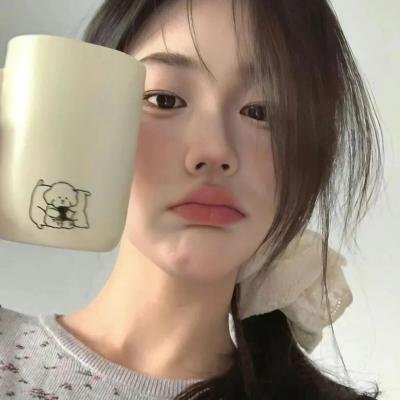 模仿女孩